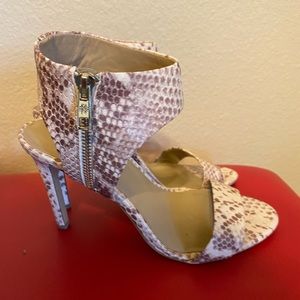ANN TAYLOR BEIGE LEOPARD HEEL  SANDALS